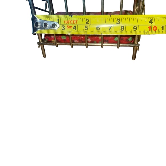 Vintage Brass DOLL HOUSE FURNITURE Bedroom Bed Frame Red Floral No Pillows - Picture 5 of 7